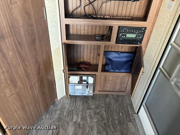 image for item ED2251 2017 Heartland Trail Runner camper