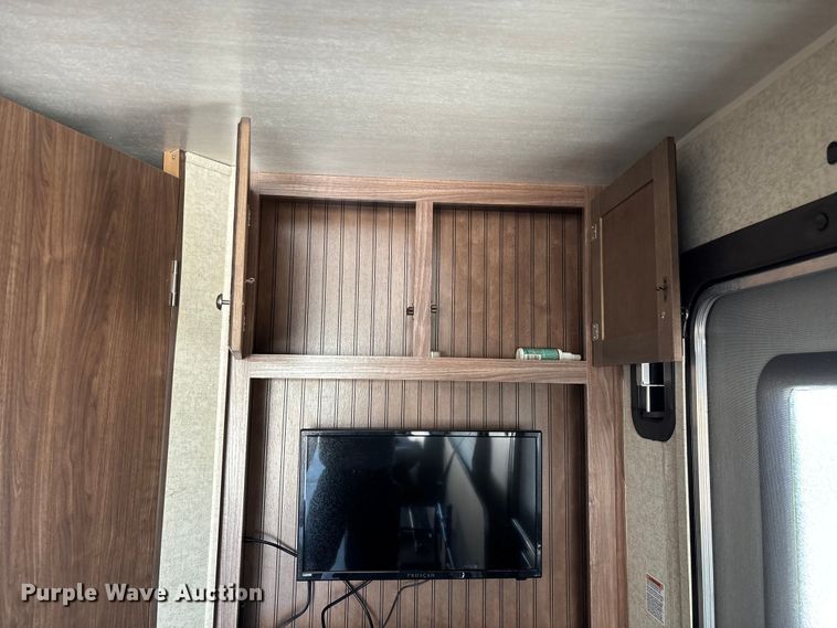 image for item ED2251 2017 Heartland Trail Runner camper