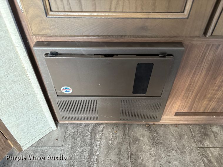 image for item ED2251 2017 Heartland Trail Runner camper