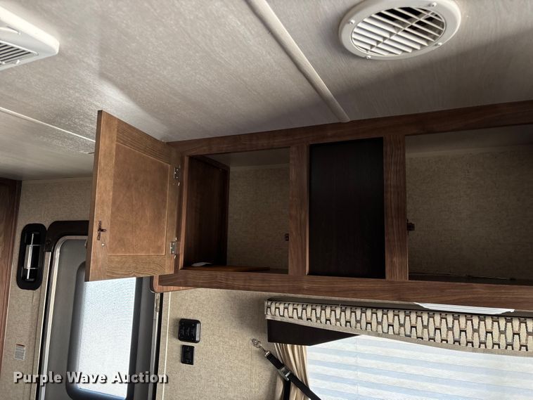 image for item ED2251 2017 Heartland Trail Runner camper