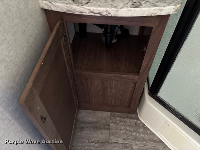 image for item ED2251 2017 Heartland Trail Runner camper