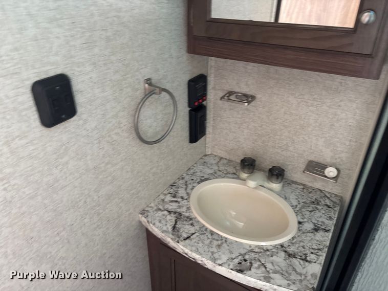 image for item ED2251 2017 Heartland Trail Runner camper