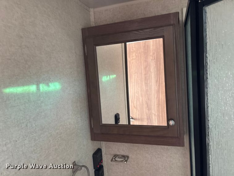 image for item ED2251 2017 Heartland Trail Runner camper