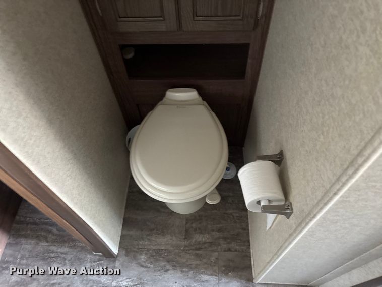 image for item ED2251 2017 Heartland Trail Runner camper