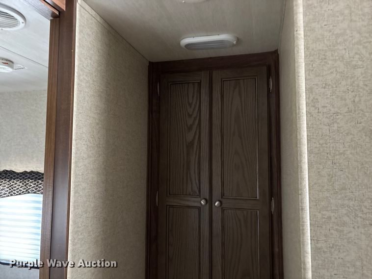 image for item ED2251 2017 Heartland Trail Runner camper