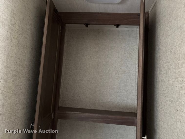 image for item ED2251 2017 Heartland Trail Runner camper