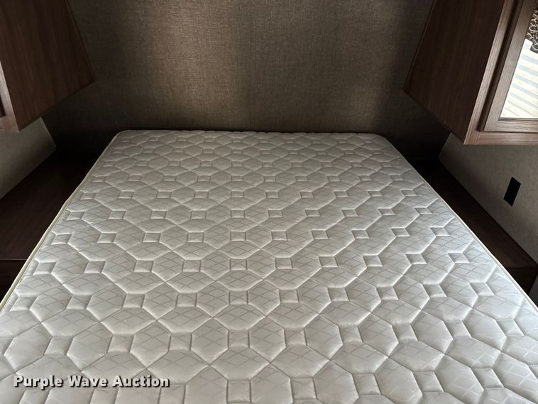 image for item ED2251 2017 Heartland Trail Runner camper