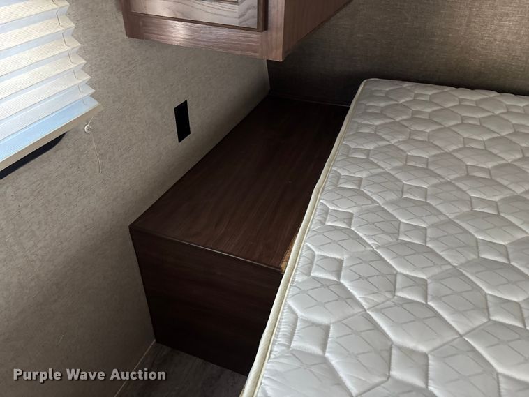 image for item ED2251 2017 Heartland Trail Runner camper