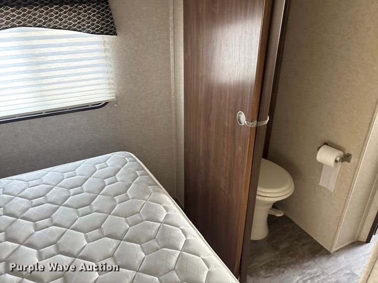 image for item ED2251 2017 Heartland Trail Runner camper