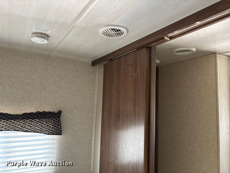 image for item ED2251 2017 Heartland Trail Runner camper