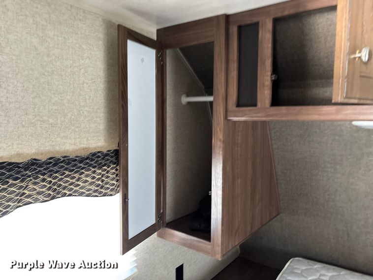 image for item ED2251 2017 Heartland Trail Runner camper