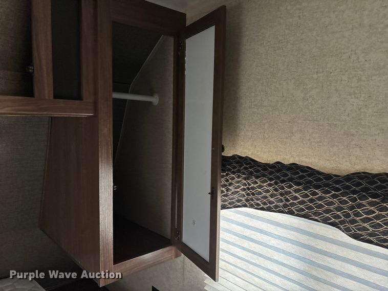 image for item ED2251 2017 Heartland Trail Runner camper