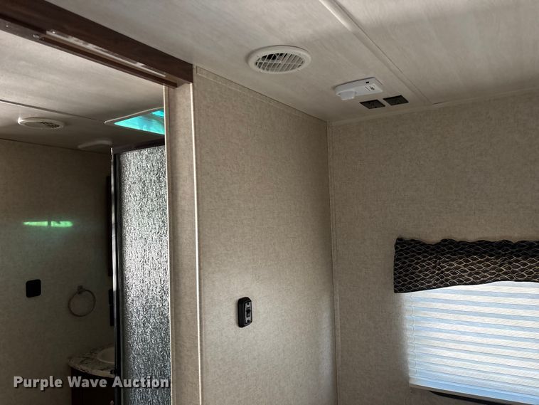 image for item ED2251 2017 Heartland Trail Runner camper