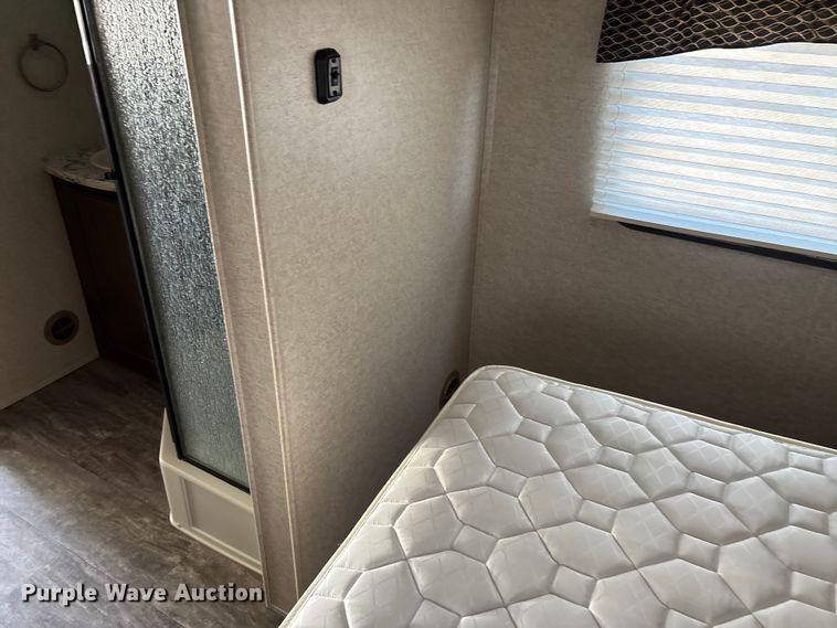 image for item ED2251 2017 Heartland Trail Runner camper