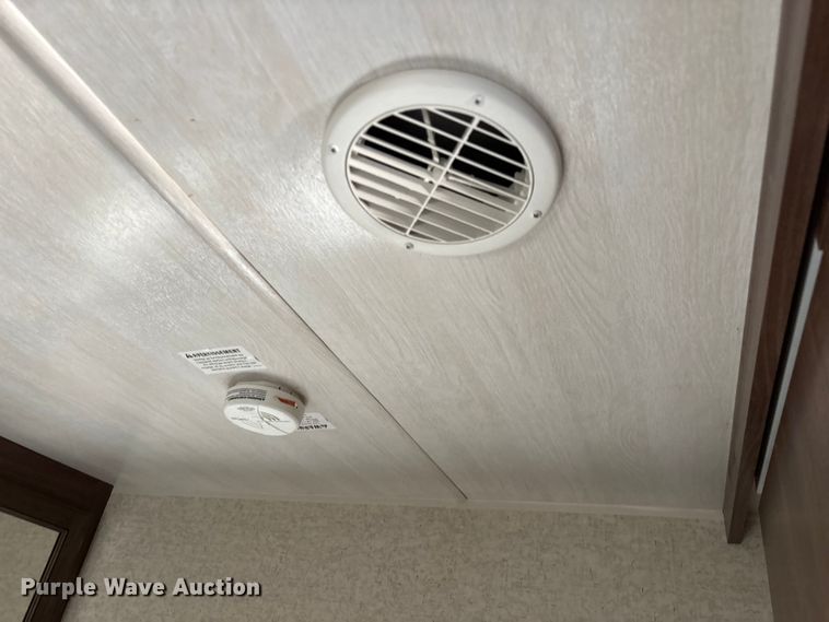 image for item ED2251 2017 Heartland Trail Runner camper