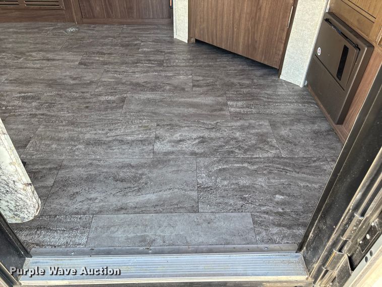 image for item ED2251 2017 Heartland Trail Runner camper