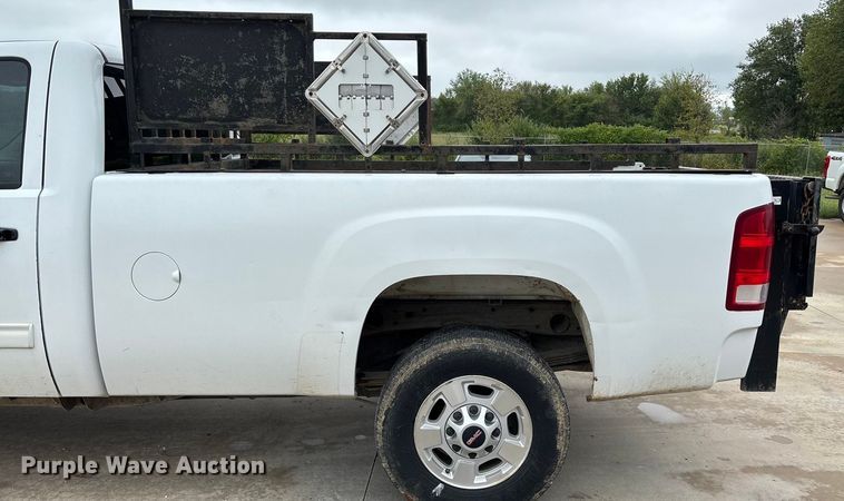 image for item ED2253 2013 GMC Sierra 2500HD pickup truck