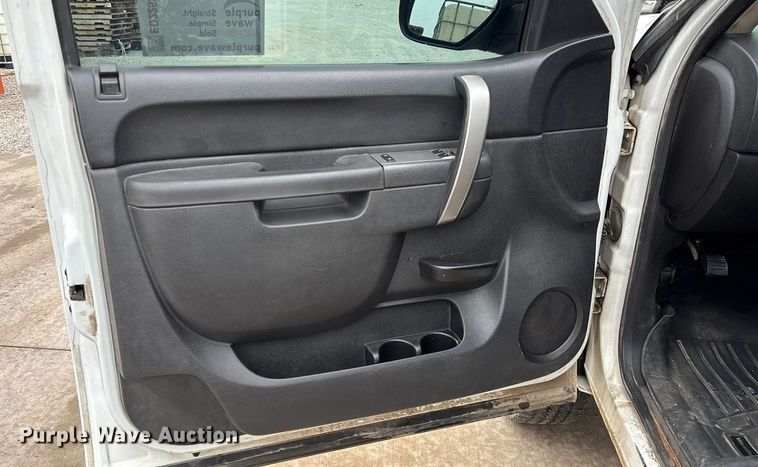 image for item ED2253 2013 GMC Sierra 2500HD pickup truck