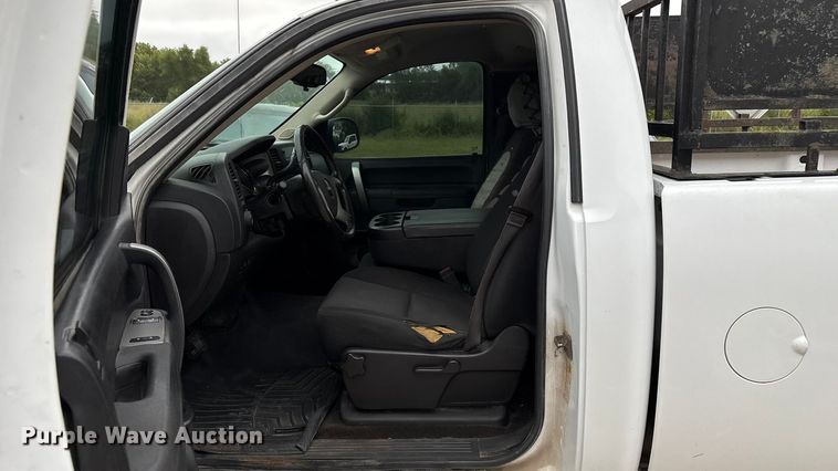 image for item ED2253 2013 GMC Sierra 2500HD pickup truck