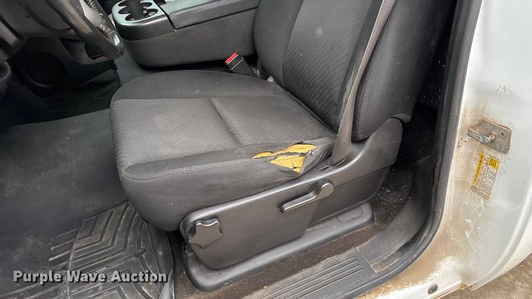 image for item ED2253 2013 GMC Sierra 2500HD pickup truck