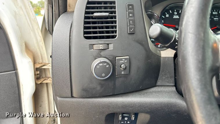 image for item ED2253 2013 GMC Sierra 2500HD pickup truck