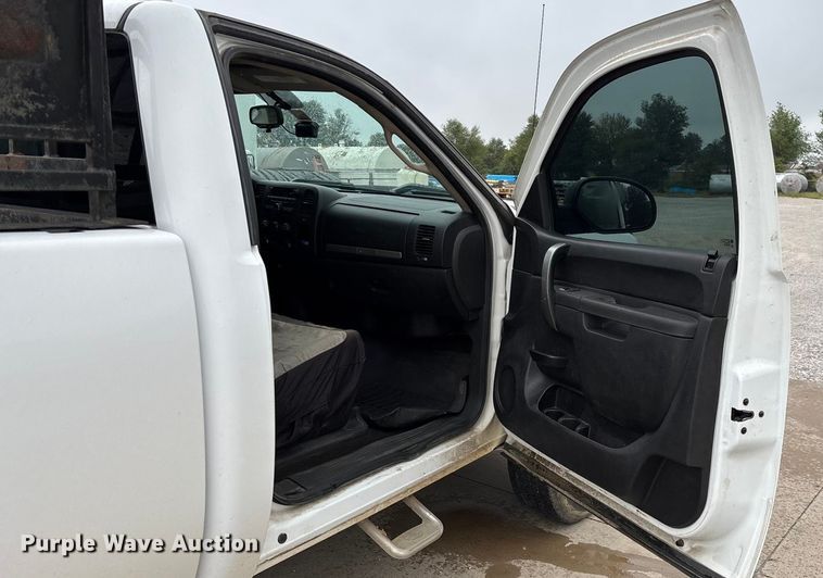 image for item ED2253 2013 GMC Sierra 2500HD pickup truck