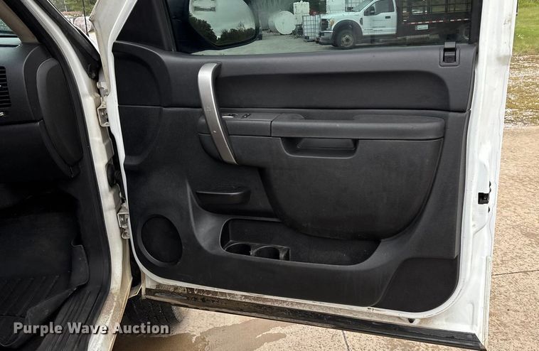 image for item ED2253 2013 GMC Sierra 2500HD pickup truck