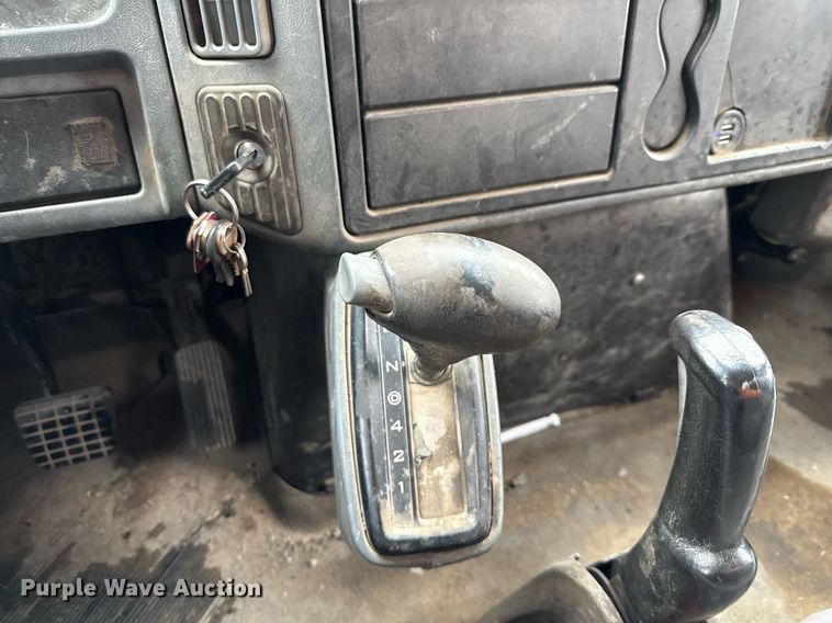 image for item ED5607 2003 International 4300 utility / service truck