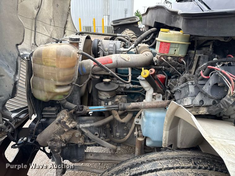 image for item ED5607 2003 International 4300 utility / service truck