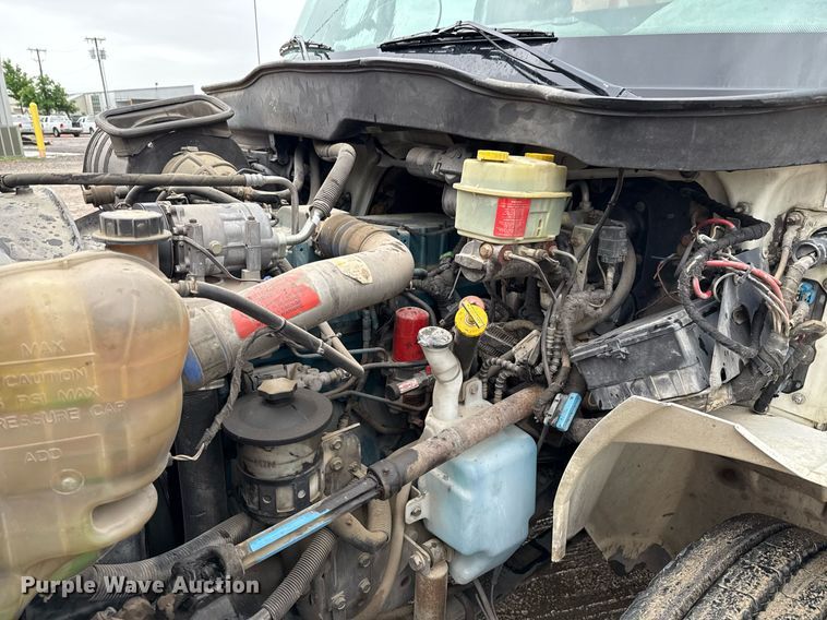 image for item ED5607 2003 International 4300 utility / service truck