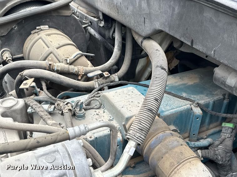 image for item ED5607 2003 International 4300 utility / service truck