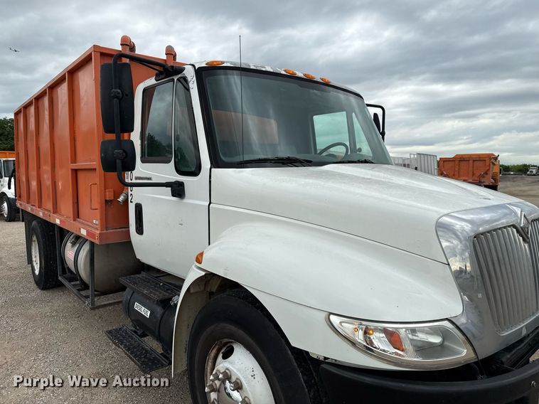 image for item ED5608 2003 International 4300 utility / service truck