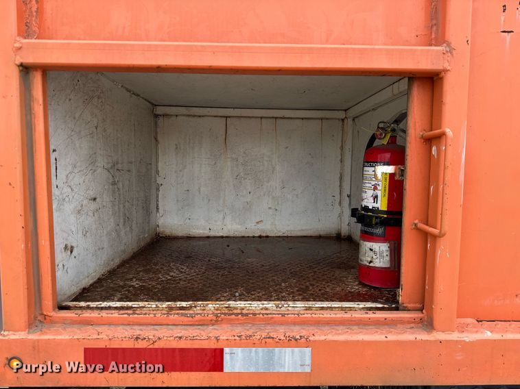 image for item ED5608 2003 International 4300 utility / service truck