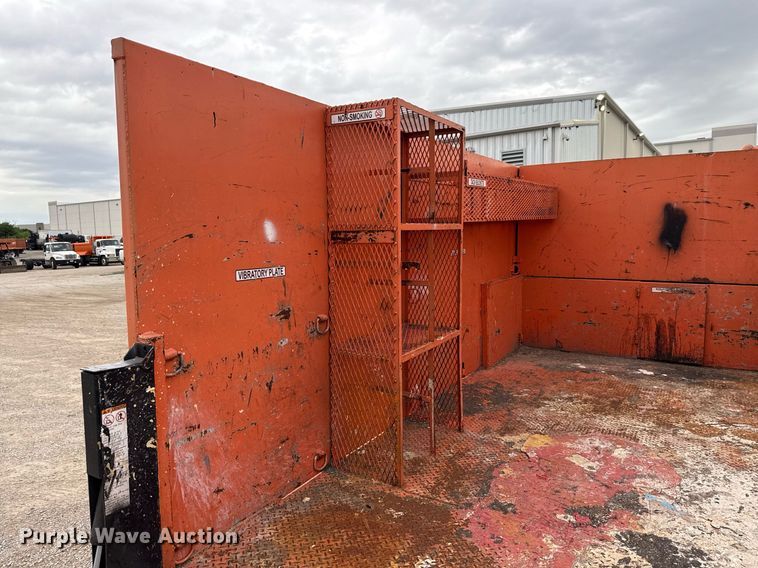 image for item ED5608 2003 International 4300 utility / service truck