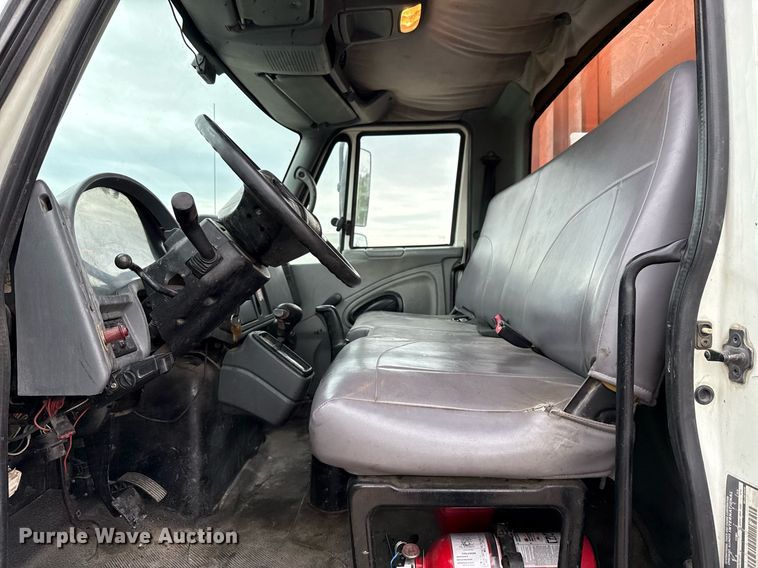 image for item ED5608 2003 International 4300 utility / service truck