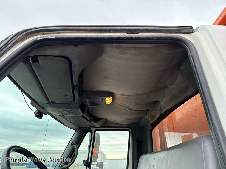 image for item ED5608 2003 International 4300 utility / service truck