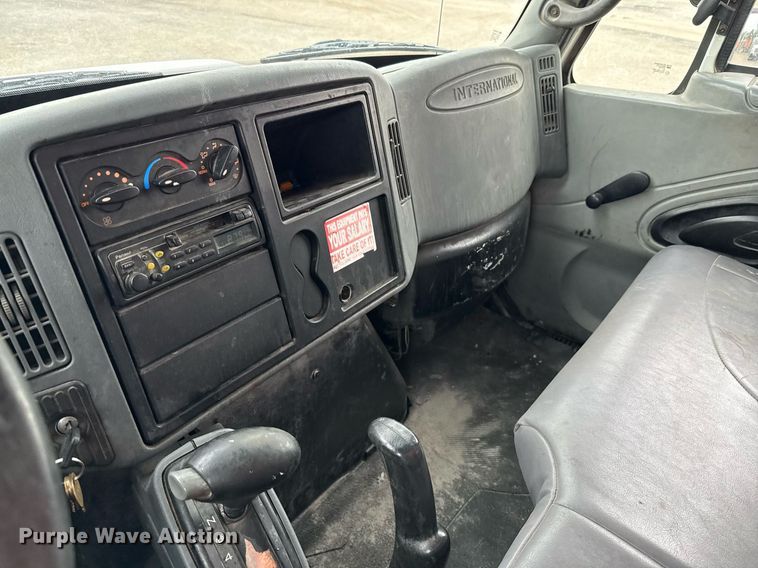 image for item ED5608 2003 International 4300 utility / service truck