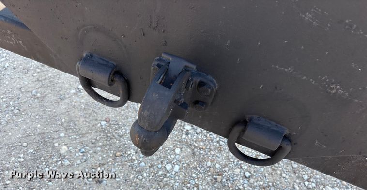 image for item ED5609 2002 International 4300 truck cab and chassis