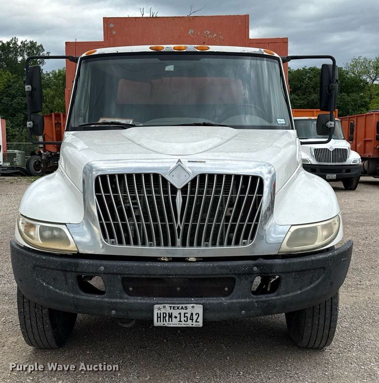 image for item ED5612 2002 International 4300 utility / service truck