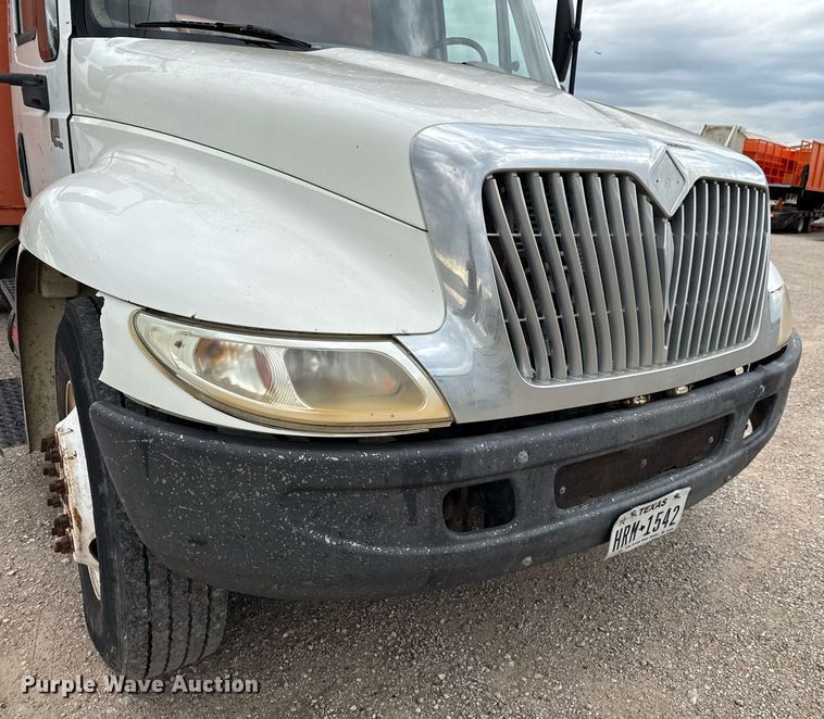 image for item ED5612 2002 International 4300 utility / service truck