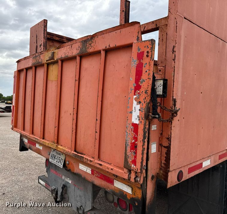 image for item ED5612 2002 International 4300 utility / service truck