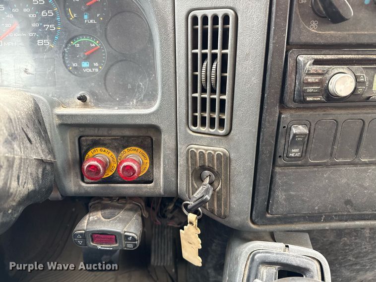 image for item ED5612 2002 International 4300 utility / service truck