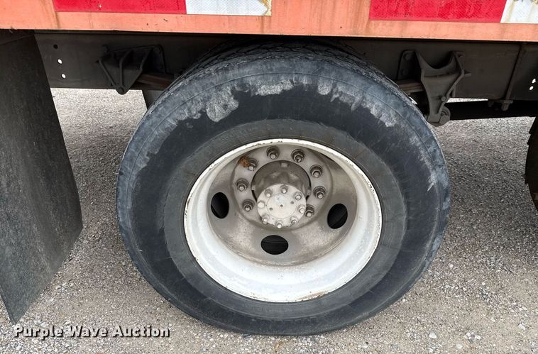 image for item ED5612 2002 International 4300 utility / service truck