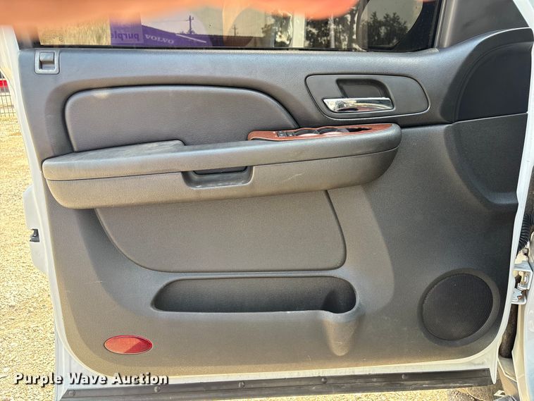 image for item ED5910 2009 Chevrolet Suburban SUV