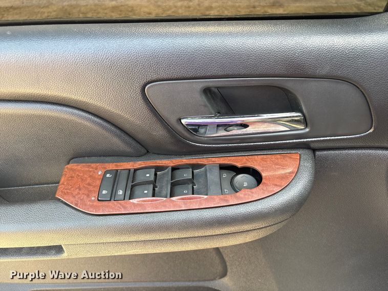 image for item ED5910 2009 Chevrolet Suburban SUV