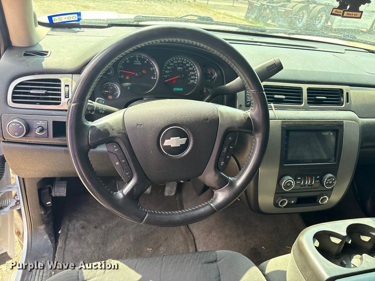 image for item ED5910 2009 Chevrolet Suburban SUV