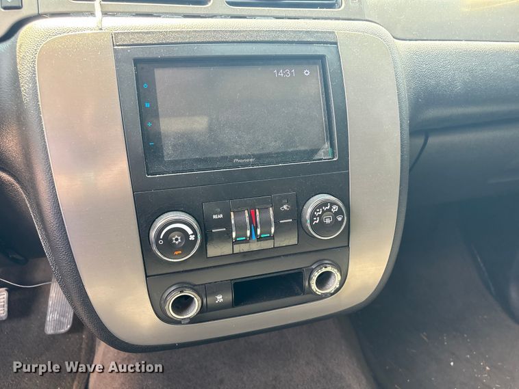 image for item ED5910 2009 Chevrolet Suburban SUV