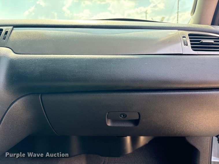 image for item ED5910 2009 Chevrolet Suburban SUV