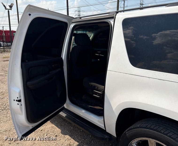 image for item ED5910 2009 Chevrolet Suburban SUV