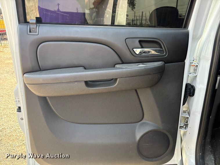 image for item ED5910 2009 Chevrolet Suburban SUV